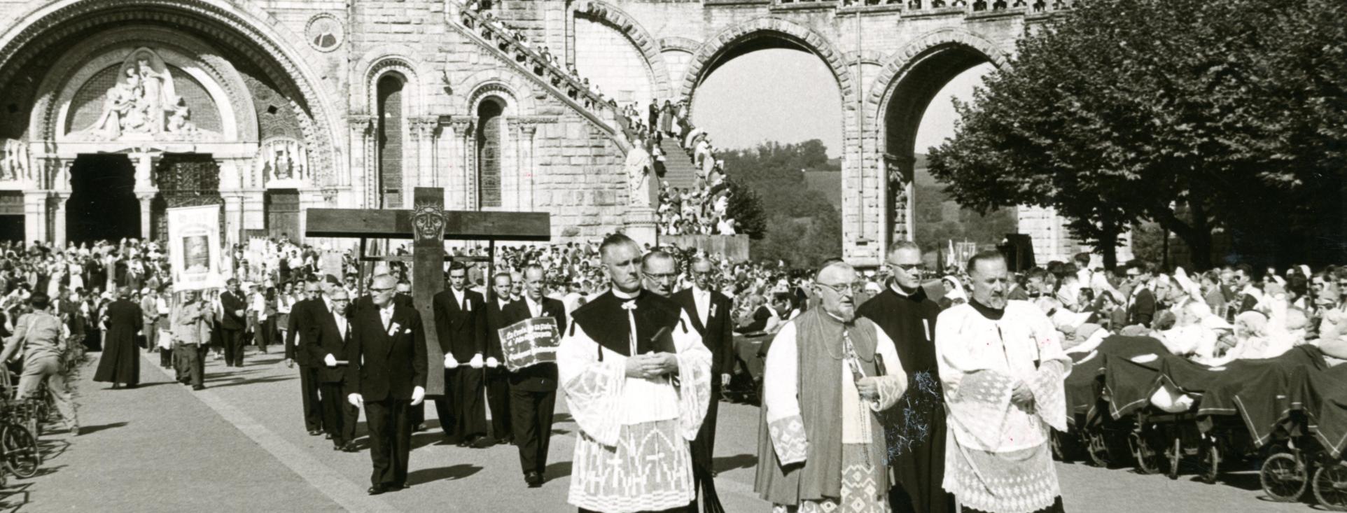1959 Friedenskreuz in Lourdes